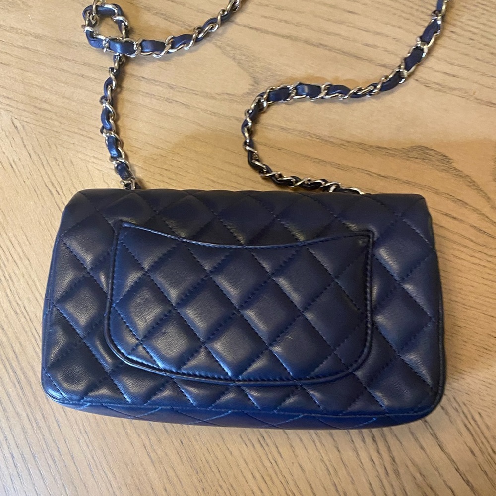❤️ Authentic CHANEL Blue Quilted Lambskin rectangular Flap mini - Picture 4 of 11